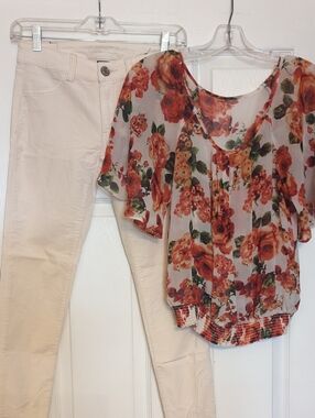 *Outfit* American Eagle Skinny Leg Pants (0) And Forever 21 Shirt (M)
